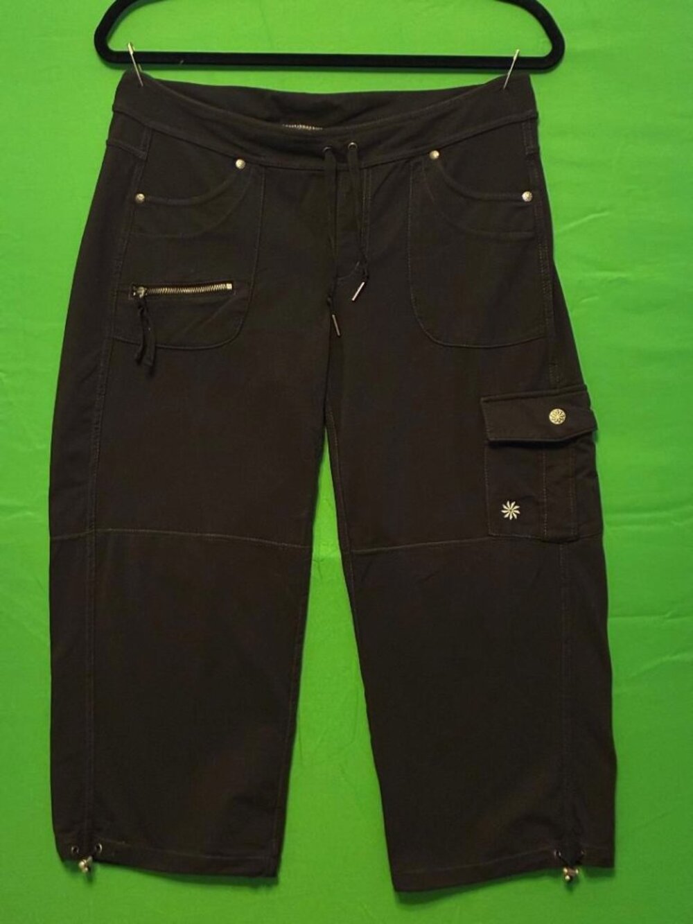 VGUC Athleta Pants Womens Black Bettona Boyfriend Capri Cargo Adjustable Leg Med